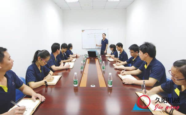 草莓视频看污APP草莓视频成人APP車間安全生產管理會議,歸納了“人、機、料、境、法”